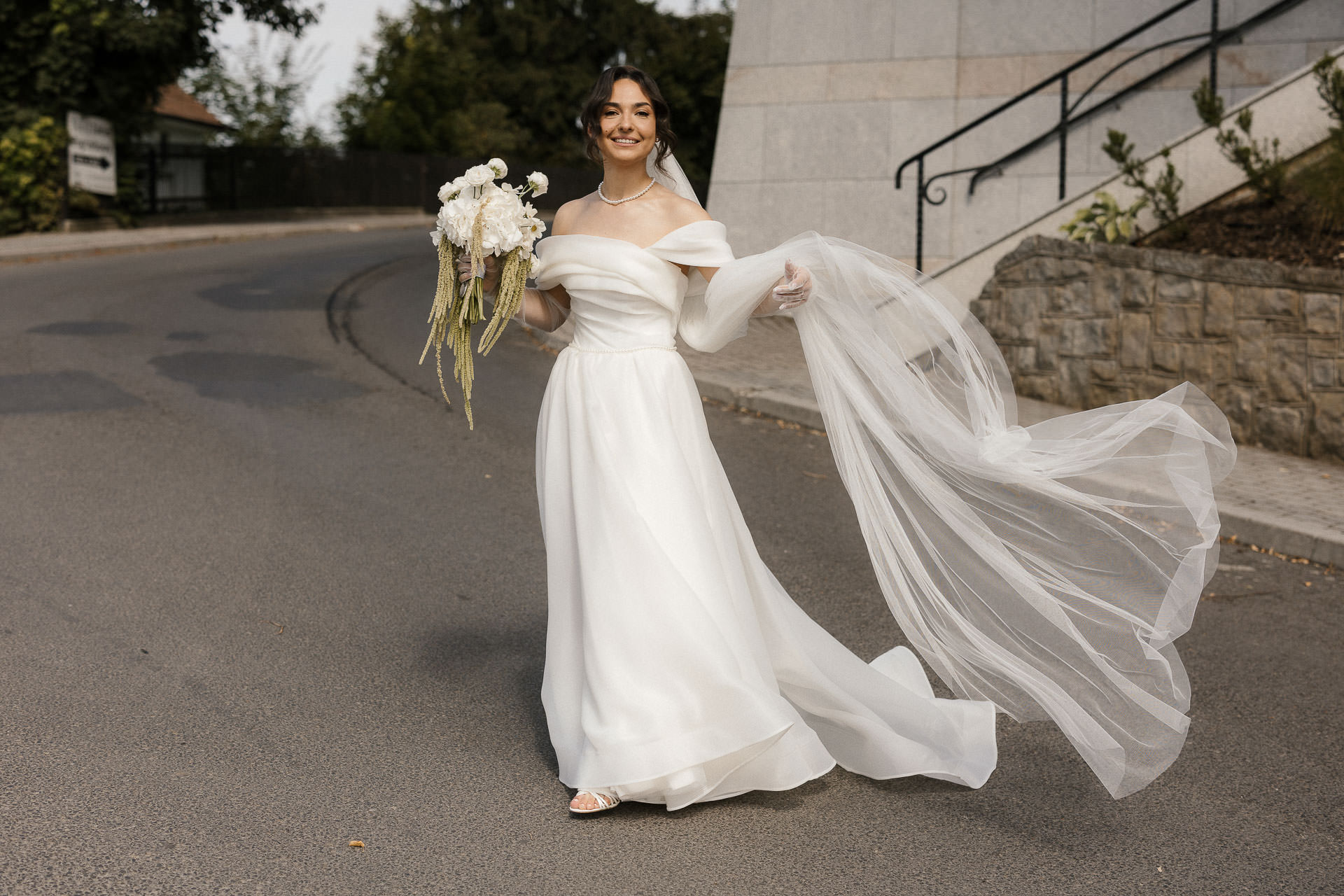 uśmiechnięta Panna Młoda